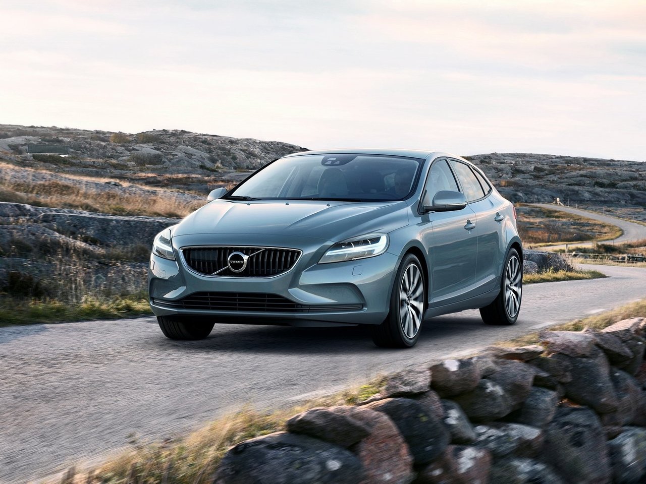 Подбор шин на Volvo V40 II