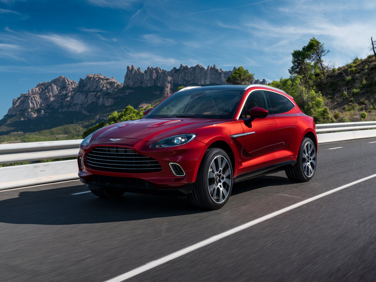 Подбор шин и дисков для автомобиля Aston Martin DBX