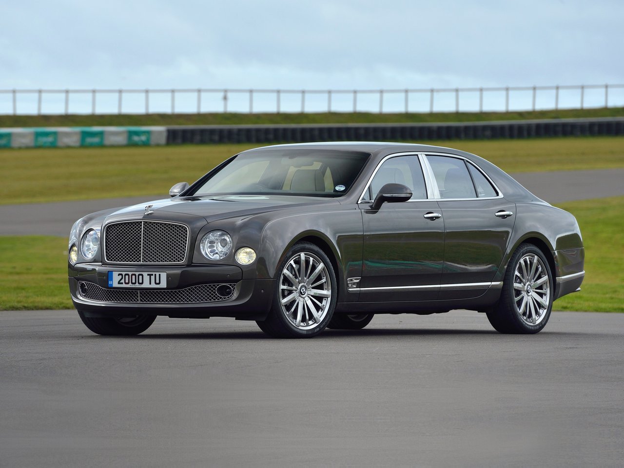 Подбор шин и дисков для автомобиля Bentley Mulsanne